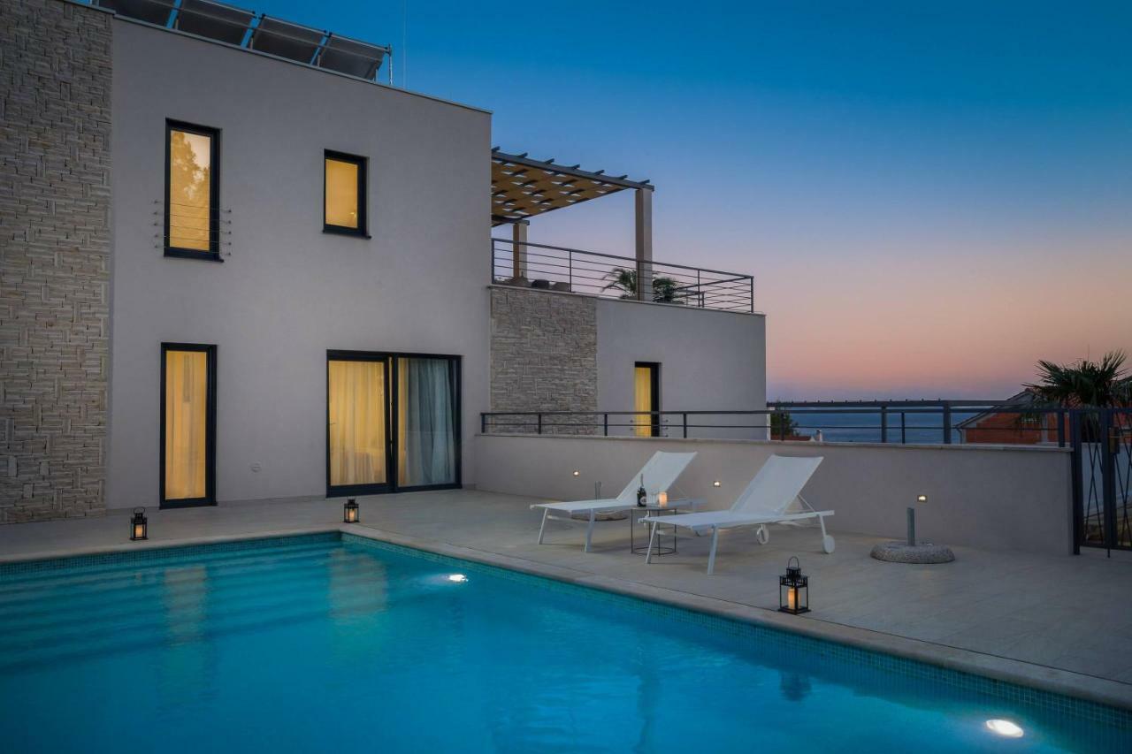 Luxury Villa Lucice View Milna  Extérieur photo